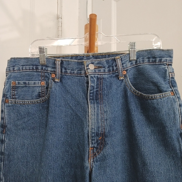 Levi's Straight Fit Jeans SZ 36/32 EUC - Picture 2 of 4